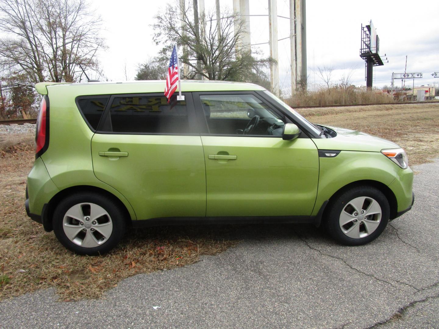 2014 Green Kia Soul (KNDJN2A25E7) , located at 2553 Airline Blvd, Portsmouth, VA, 23701, (757) 488-8331, 36.813889, -76.357597 - **VEHICLE TERMS*** Down Payment: $499 Weekly Payment: $100 APR: 23.9% Repayment Terms: 42 Months ***CALL ELIZABETH SMITH - DIRECTOR OF MARKETING @ 757-488-8331 TO SCHEDULE YOUR APPOINTMENT TODAY AND GET PRE-APPROVED RIGHT OVER THE PHONE*** - Photo#4